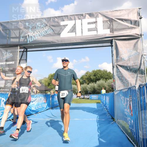 25.08.2024 - Elbe Triathlon Hamburg H.Heesch http://msf.ph/oto/6857978 25.08.2024 16:19:42 Ziel  meine-sportfotos.de