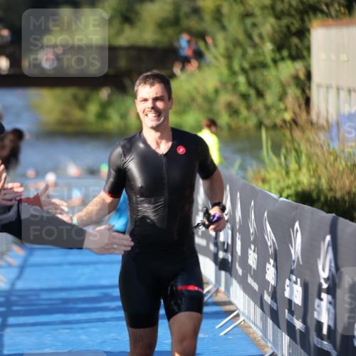 25.08.2024 - Elbe Triathlon Hamburg H.Heesch http://msf.ph/oto/6857981 25.08.2024 09:07:36 Schwimmen 224, 234, 280, 321, 326, 1851 meine-sportfotos.de