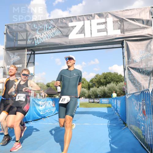 25.08.2024 - Elbe Triathlon Hamburg H.Heesch http://msf.ph/oto/6857992 25.08.2024 16:19:42 Ziel  meine-sportfotos.de