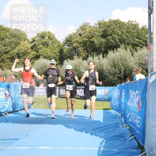 25.08.2024 - Elbe Triathlon Hamburg H.Heesch http://msf.ph/oto/6858021 25.08.2024 16:22:17 Ziel  meine-sportfotos.de