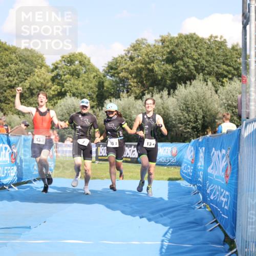 25.08.2024 - Elbe Triathlon Hamburg H.Heesch http://msf.ph/oto/6858031 25.08.2024 16:22:17 Ziel  meine-sportfotos.de