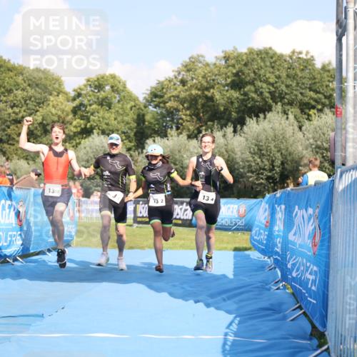 25.08.2024 - Elbe Triathlon Hamburg H.Heesch http://msf.ph/oto/6858035 25.08.2024 16:22:17 Ziel  meine-sportfotos.de