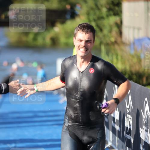 25.08.2024 - Elbe Triathlon Hamburg H.Heesch http://msf.ph/oto/6858049 25.08.2024 09:07:36 Schwimmen 224, 234, 280, 321, 326, 1851 meine-sportfotos.de