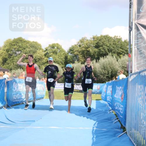 25.08.2024 - Elbe Triathlon Hamburg H.Heesch http://msf.ph/oto/6858050 25.08.2024 16:22:17 Ziel  meine-sportfotos.de