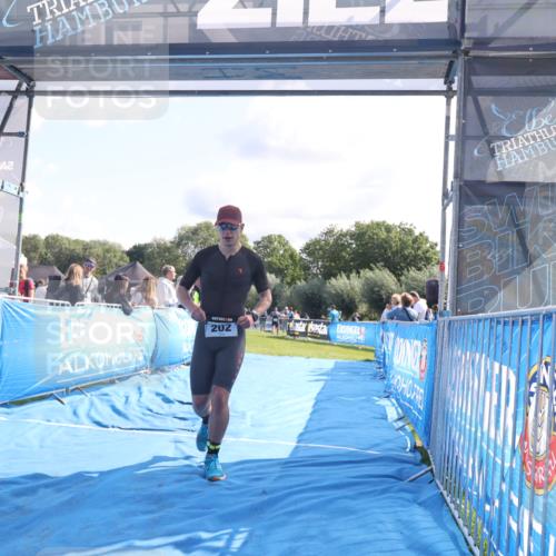 25.08.2024 - Elbe Triathlon Hamburg H.Heesch http://msf.ph/oto/6858051 25.08.2024 10:55:17 Ziel 180, 202 meine-sportfotos.de