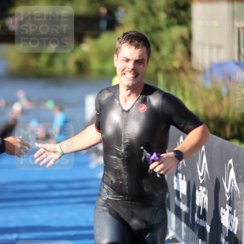 25.08.2024 - Elbe Triathlon Hamburg H.Heesch http://msf.ph/oto/6858052 25.08.2024 09:07:37 Schwimmen 224, 234, 280, 321, 326, 1851 meine-sportfotos.de
