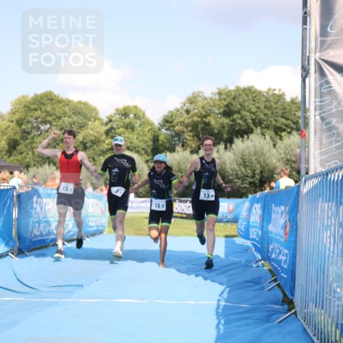 25.08.2024 - Elbe Triathlon Hamburg H.Heesch http://msf.ph/oto/6858054 25.08.2024 16:22:17 Ziel  meine-sportfotos.de