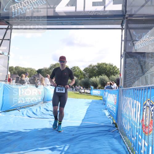 25.08.2024 - Elbe Triathlon Hamburg H.Heesch http://msf.ph/oto/6858055 25.08.2024 10:55:17 Ziel 180, 202 meine-sportfotos.de