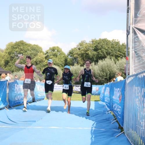 25.08.2024 - Elbe Triathlon Hamburg H.Heesch http://msf.ph/oto/6858058 25.08.2024 16:22:17 Ziel  meine-sportfotos.de