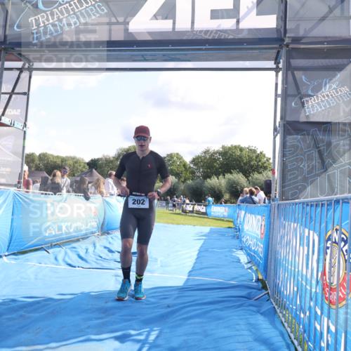 25.08.2024 - Elbe Triathlon Hamburg H.Heesch http://msf.ph/oto/6858059 25.08.2024 10:55:17 Ziel 180, 202 meine-sportfotos.de