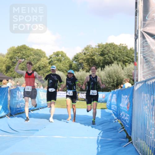25.08.2024 - Elbe Triathlon Hamburg H.Heesch http://msf.ph/oto/6858063 25.08.2024 16:22:17 Ziel  meine-sportfotos.de