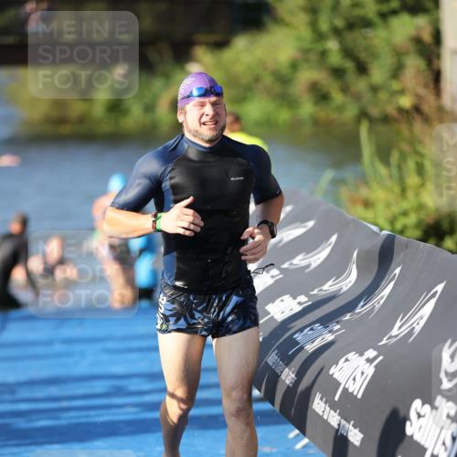 25.08.2024 - Elbe Triathlon Hamburg H.Heesch http://msf.ph/oto/6858078 25.08.2024 09:07:48 Schwimmen 234, 280, 359, 1851 meine-sportfotos.de
