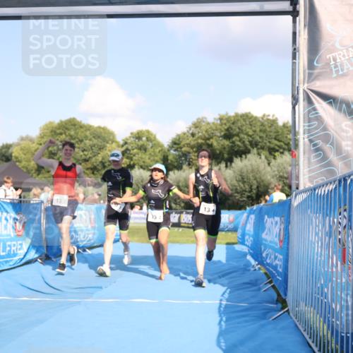 25.08.2024 - Elbe Triathlon Hamburg H.Heesch http://msf.ph/oto/6858089 25.08.2024 16:22:18 Ziel  meine-sportfotos.de