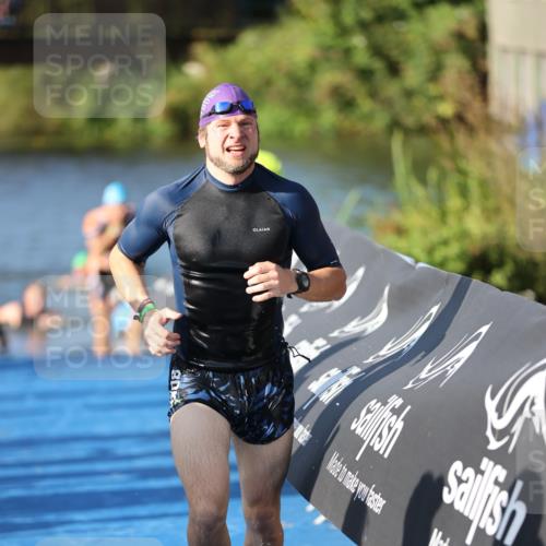 25.08.2024 - Elbe Triathlon Hamburg H.Heesch http://msf.ph/oto/6858102 25.08.2024 09:07:48 Schwimmen 234, 280, 359, 1851 meine-sportfotos.de