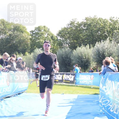 25.08.2024 - Elbe Triathlon Hamburg H.Heesch http://msf.ph/oto/6858111 25.08.2024 10:55:54 Ziel 226 meine-sportfotos.de