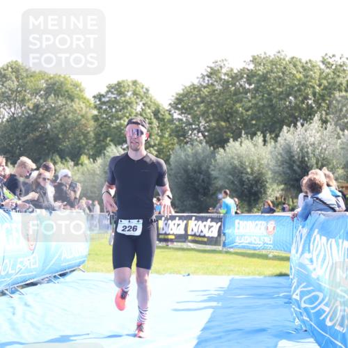 25.08.2024 - Elbe Triathlon Hamburg H.Heesch http://msf.ph/oto/6858119 25.08.2024 10:55:54 Ziel 226 meine-sportfotos.de