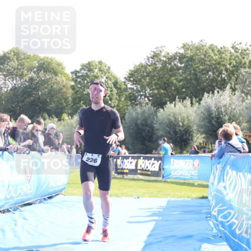 25.08.2024 - Elbe Triathlon Hamburg H.Heesch http://msf.ph/oto/6858123 25.08.2024 10:55:54 Ziel 226 meine-sportfotos.de