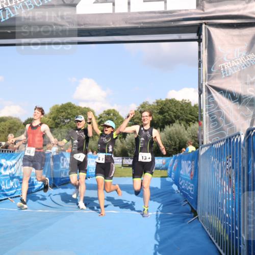 25.08.2024 - Elbe Triathlon Hamburg H.Heesch http://msf.ph/oto/6858125 25.08.2024 16:22:18 Ziel  meine-sportfotos.de
