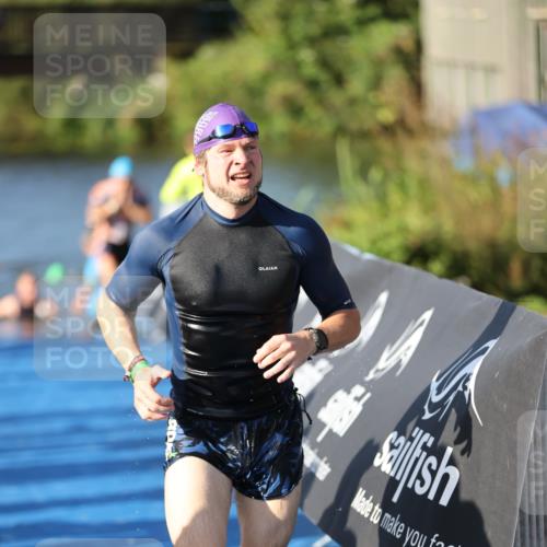 25.08.2024 - Elbe Triathlon Hamburg H.Heesch http://msf.ph/oto/6858130 25.08.2024 09:07:49 Schwimmen 234, 268, 269, 280, 359, 1851 meine-sportfotos.de