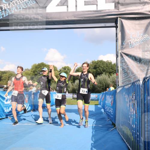25.08.2024 - Elbe Triathlon Hamburg H.Heesch http://msf.ph/oto/6858133 25.08.2024 16:22:18 Ziel  meine-sportfotos.de