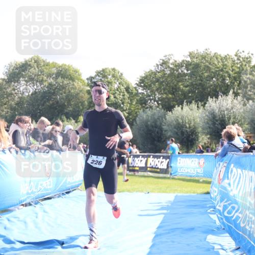 25.08.2024 - Elbe Triathlon Hamburg H.Heesch http://msf.ph/oto/6858136 25.08.2024 10:55:54 Ziel 226 meine-sportfotos.de