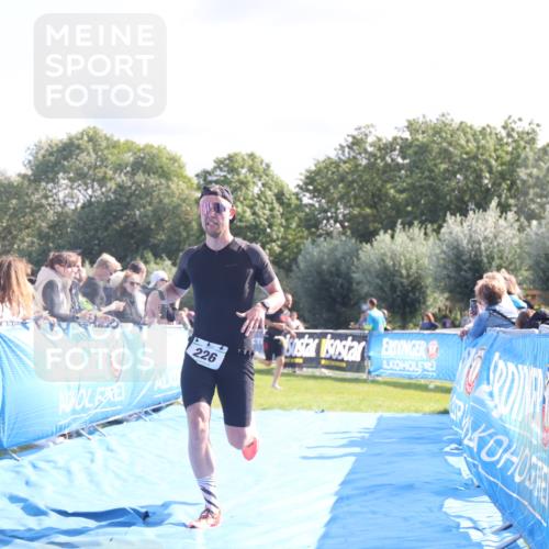 25.08.2024 - Elbe Triathlon Hamburg H.Heesch http://msf.ph/oto/6858140 25.08.2024 10:55:54 Ziel 226 meine-sportfotos.de
