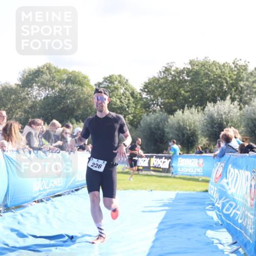 25.08.2024 - Elbe Triathlon Hamburg H.Heesch http://msf.ph/oto/6858145 25.08.2024 10:55:54 Ziel 226 meine-sportfotos.de