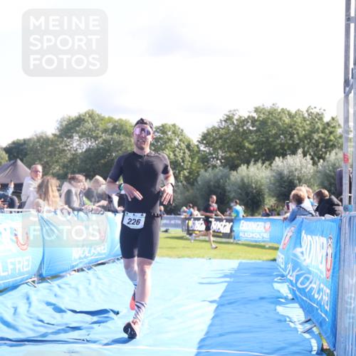 25.08.2024 - Elbe Triathlon Hamburg H.Heesch http://msf.ph/oto/6858161 25.08.2024 10:55:54 Ziel 226 meine-sportfotos.de