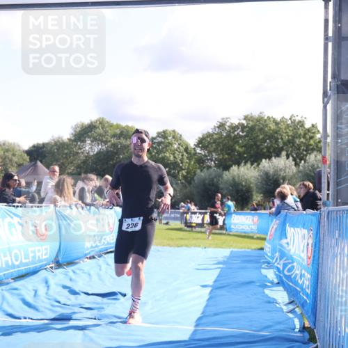 25.08.2024 - Elbe Triathlon Hamburg H.Heesch http://msf.ph/oto/6858168 25.08.2024 10:55:54 Ziel 226 meine-sportfotos.de