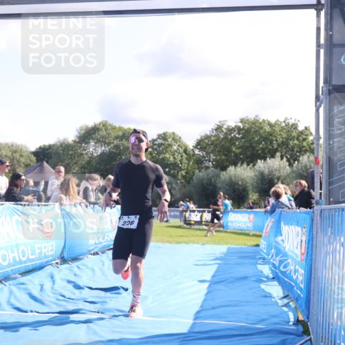 25.08.2024 - Elbe Triathlon Hamburg H.Heesch http://msf.ph/oto/6858172 25.08.2024 10:55:54 Ziel 226 meine-sportfotos.de