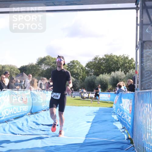 25.08.2024 - Elbe Triathlon Hamburg H.Heesch http://msf.ph/oto/6858176 25.08.2024 10:55:55 Ziel 226 meine-sportfotos.de