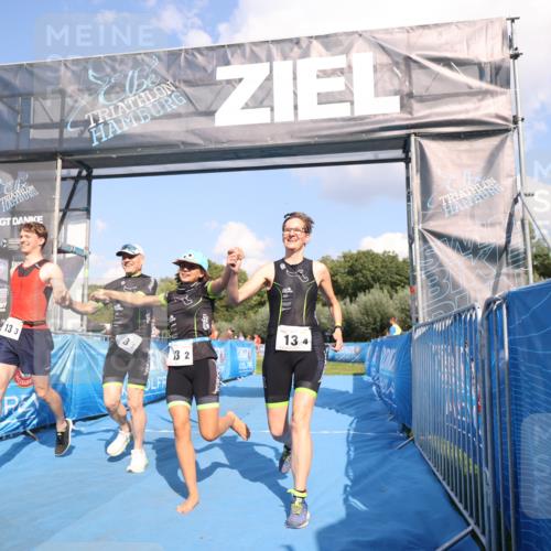25.08.2024 - Elbe Triathlon Hamburg H.Heesch http://msf.ph/oto/6858177 25.08.2024 16:22:19 Ziel  meine-sportfotos.de