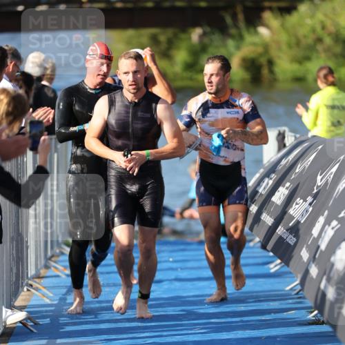 25.08.2024 - Elbe Triathlon Hamburg H.Heesch http://msf.ph/oto/6858178 25.08.2024 09:08:00 Schwimmen 268, 269, 279, 280, 300, 359 meine-sportfotos.de