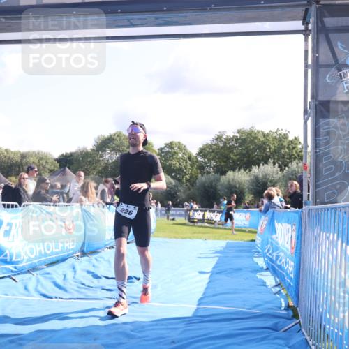 25.08.2024 - Elbe Triathlon Hamburg H.Heesch http://msf.ph/oto/6858184 25.08.2024 10:55:55 Ziel 226 meine-sportfotos.de