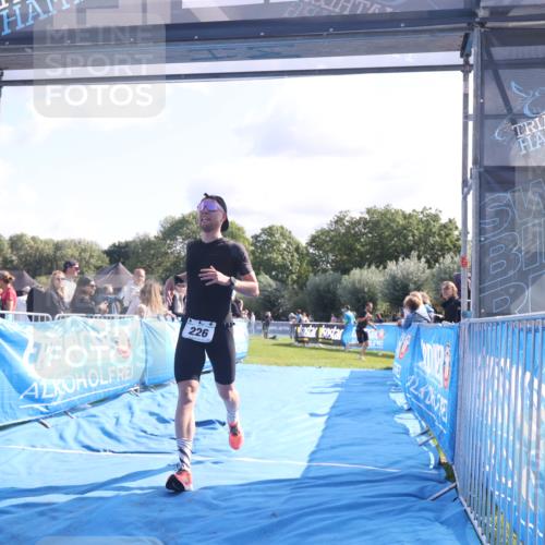 25.08.2024 - Elbe Triathlon Hamburg H.Heesch http://msf.ph/oto/6858188 25.08.2024 10:55:55 Ziel 226 meine-sportfotos.de