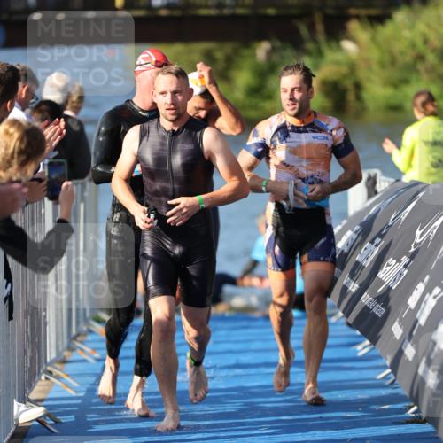 25.08.2024 - Elbe Triathlon Hamburg H.Heesch http://msf.ph/oto/6858194 25.08.2024 09:08:00 Schwimmen 268, 269, 279, 280, 300, 359 meine-sportfotos.de