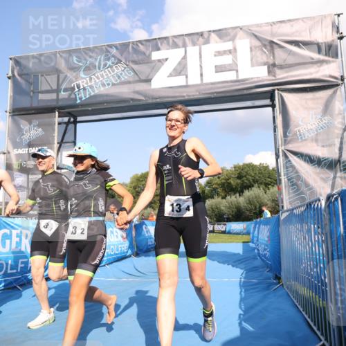 25.08.2024 - Elbe Triathlon Hamburg H.Heesch http://msf.ph/oto/6858200 25.08.2024 16:22:19 Ziel  meine-sportfotos.de
