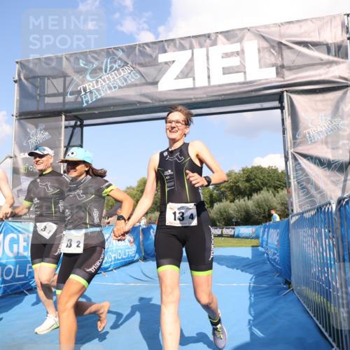 25.08.2024 - Elbe Triathlon Hamburg H.Heesch http://msf.ph/oto/6858204 25.08.2024 16:22:19 Ziel  meine-sportfotos.de