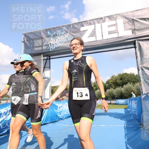 25.08.2024 - Elbe Triathlon Hamburg H.Heesch http://msf.ph/oto/6858220 25.08.2024 16:22:19 Ziel  meine-sportfotos.de