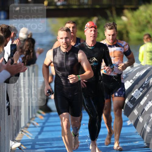 25.08.2024 - Elbe Triathlon Hamburg H.Heesch http://msf.ph/oto/6858221 25.08.2024 09:08:01 Schwimmen 268, 269, 279, 280, 300, 359 meine-sportfotos.de
