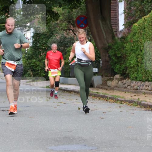 25.08.2024 - 20. Blankeneser Heldenlauf Strokosch-Dieckow http://msf.ph/oto/6858224 25.08.2024 09:51:02 Ziel 114, 123, 241 meine-sportfotos.de
