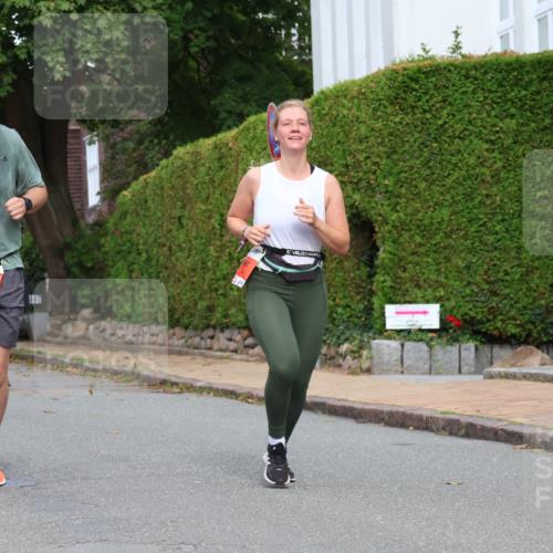 25.08.2024 - 20. Blankeneser Heldenlauf Strokosch-Dieckow http://msf.ph/oto/6858238 25.08.2024 09:51:05 Ziel 102, 114, 123, 241 meine-sportfotos.de