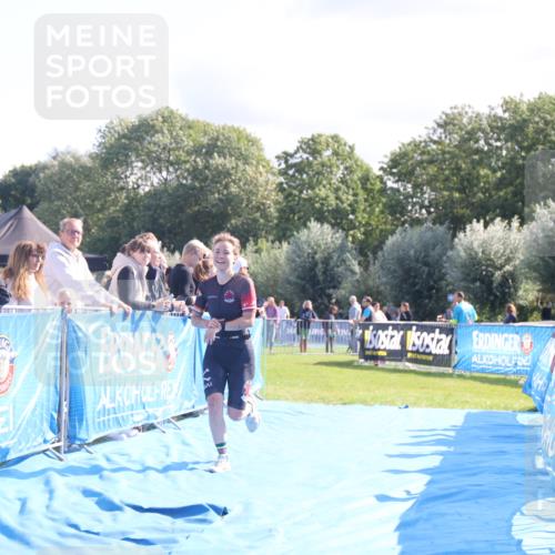 25.08.2024 - Elbe Triathlon Hamburg H.Heesch http://msf.ph/oto/6858239 25.08.2024 10:56:17 Ziel 150 meine-sportfotos.de