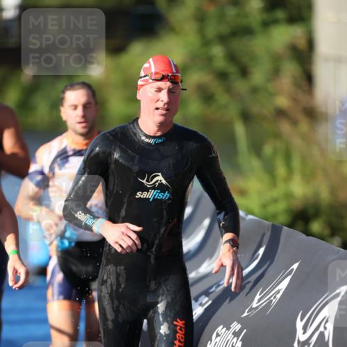 25.08.2024 - Elbe Triathlon Hamburg H.Heesch http://msf.ph/oto/6858243 25.08.2024 09:08:03 Schwimmen 268, 269, 279, 280, 300, 359 meine-sportfotos.de