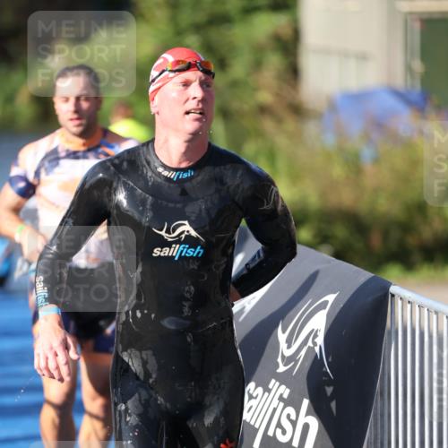 25.08.2024 - Elbe Triathlon Hamburg H.Heesch http://msf.ph/oto/6858259 25.08.2024 09:08:03 Schwimmen 268, 269, 279, 280, 300, 359 meine-sportfotos.de