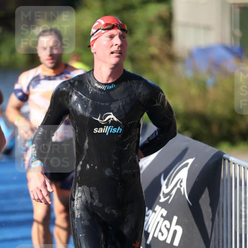 25.08.2024 - Elbe Triathlon Hamburg H.Heesch http://msf.ph/oto/6858263 25.08.2024 09:08:03 Schwimmen 268, 269, 279, 280, 300, 359 meine-sportfotos.de