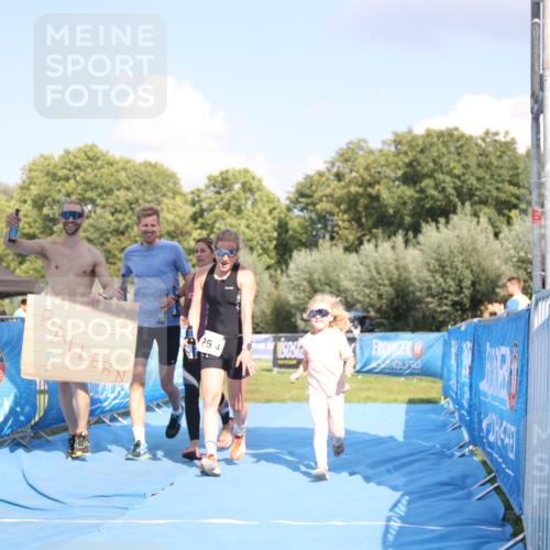 25.08.2024 - Elbe Triathlon Hamburg H.Heesch http://msf.ph/oto/6858266 25.08.2024 16:23:16 Ziel  meine-sportfotos.de