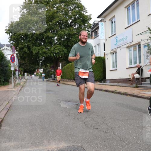 25.08.2024 - 20. Blankeneser Heldenlauf Strokosch-Dieckow http://msf.ph/oto/6858286 25.08.2024 09:51:07 Ziel 102, 114, 123, 241 meine-sportfotos.de
