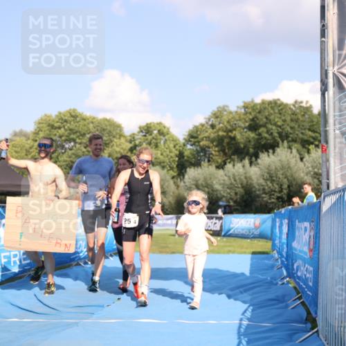 25.08.2024 - Elbe Triathlon Hamburg H.Heesch http://msf.ph/oto/6858292 25.08.2024 16:23:16 Ziel  meine-sportfotos.de