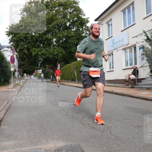 25.08.2024 - 20. Blankeneser Heldenlauf Strokosch-Dieckow http://msf.ph/oto/6858294 25.08.2024 09:51:07 Ziel 102, 114, 123, 241 meine-sportfotos.de